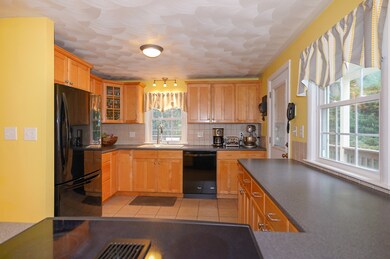 7 Donald St, Northborough, MA 01532 - photo 4