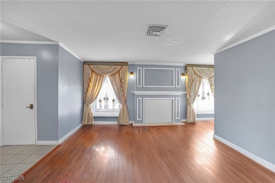 1301 E Saint Louis Ave unit C, Las Vegas, NV 89104 - photo 4