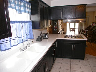 18 Kitchen
