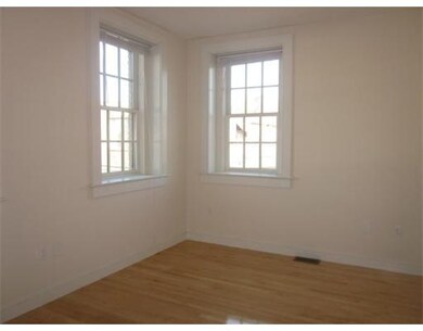 72 Hamilton St unit 3, Cambridge, MA 02139 - photo 3