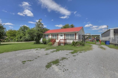 104 Wood St, Shelbyville, TN 37160 - photo 2