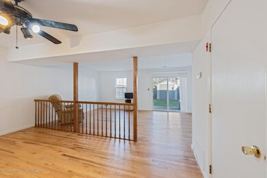 17 Fieldcrest Way Hazlet NJ-large-006-01