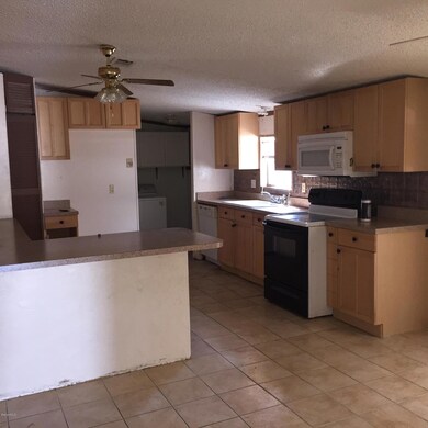 Kitchen-Dining room combo