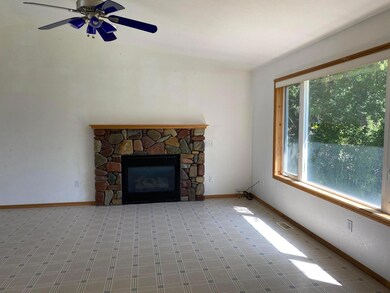 139 E Evergreen Dr, Kalispell, MT 59901 - photo 3