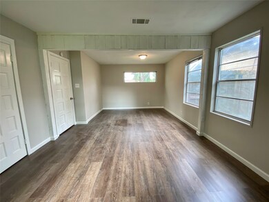 10502 Members Dr, Houston, TX 77089 - photo 4