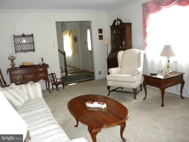 34 S Forge Manor Dr, Phoenixville, PA 19460 - photo 5