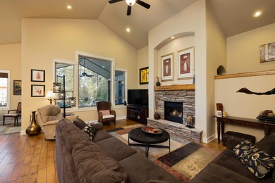 21042 Stonegate 6 of 37