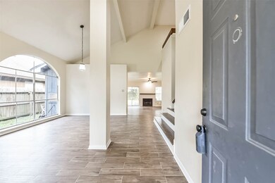 8610 Spring Green Dr, Houston, TX 77095 - photo 4