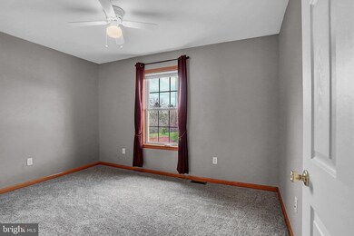 627 Candlestick Ct, Chambersburg, PA 17201 - photo 7
