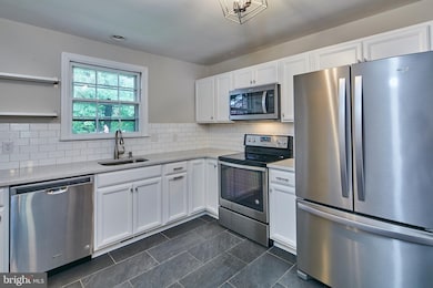 506 Foulkstone Rd, Wilmington, DE 19803 - photo 2