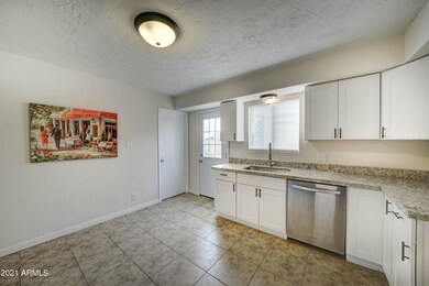 279 S Grand Dr-10