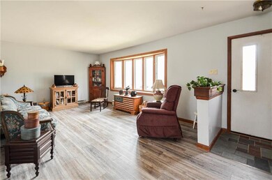 284 Kuhenbeaker Rd, Blakeslee, PA 18610 - photo 2