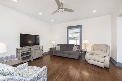 223 W Washington St, Tipton, IN 46072 - photo 3