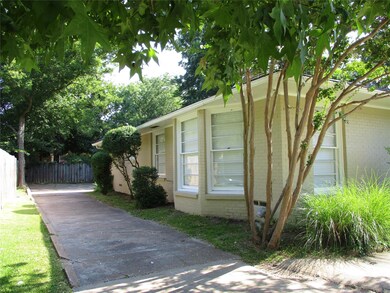 407 E 9th St, Bonham, TX 75418 - photo 5