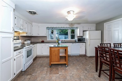 62 Freeman St, Warwick, RI 02886 - photo 7