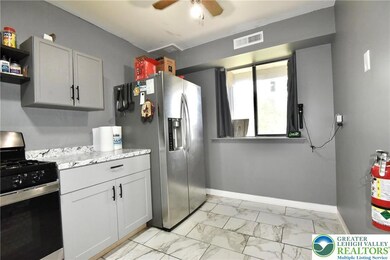 1575 Creekside Rd unit 20, Whitehall, PA 18052 - photo 3