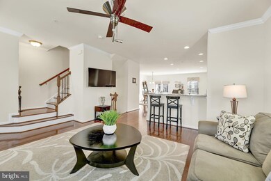 906 Magnolia Blossom Ct, Sykesville, MD 21784 - photo 3