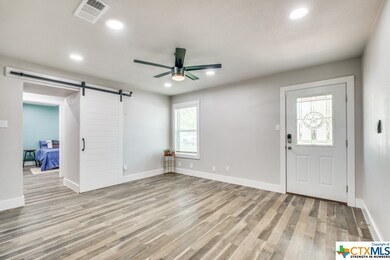 1317 Fieldcrest, New Braunfels, TX 78130 - photo 6