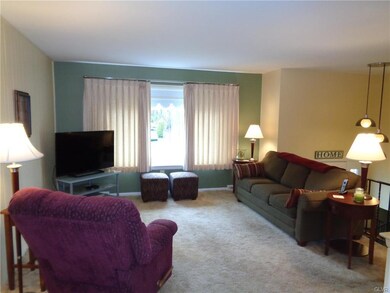 4502 Troxell Dr, Whitehall, PA 18052 - photo 2