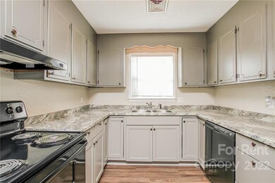 126 Sparrow Ln, Statesville, NC 28625 - photo 5