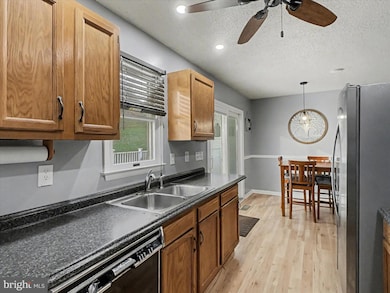 123 Overview Cir E, Red Lion, PA 17356 - photo 6