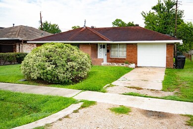 502 Barkley St, Houston, TX 77022 - photo 2