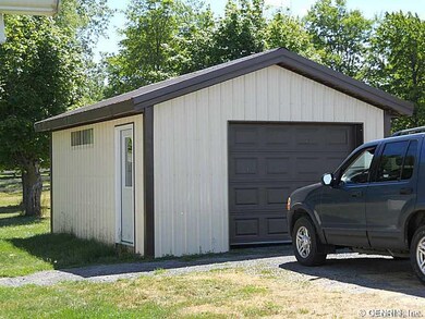 Garage.