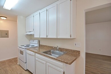 42 Shrewsbury Green Dr unit H, Shrewsbury, MA 01545 - photo 3