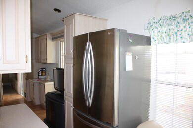 Full Size Stainless Steel Finish Refrig