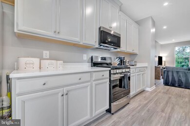 7204 Clagett Dr, Landover, MD 20785 - photo 3