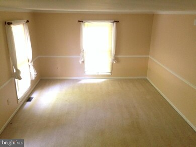 853 Comstock Dr, Shepherdstown, WV 25443 - photo 5