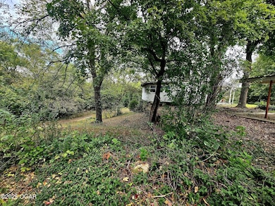 444 E 8th St, Baxter Springs, KS 66713 - photo 7