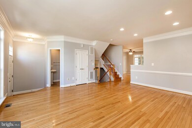 9994 Cyrandall Dr, Oakton, VA 22124 - photo 4