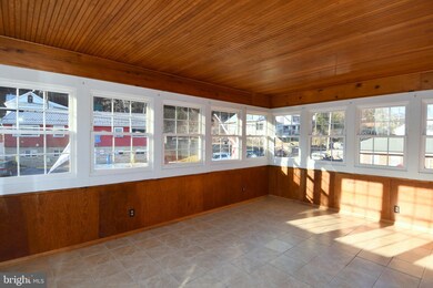 268 Wilkes St unit 1, Berkeley Springs, WV 25411 - photo 3