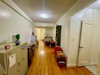 Blossom Gardens Apartments unit 3B, Flushing, NY 11355 - photo 4