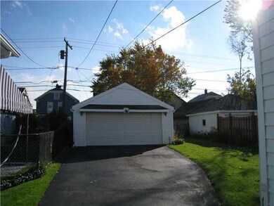 Parking Lot/Garage