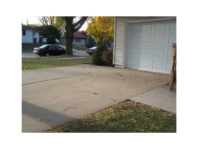 2616 Wilson Ave SW, Cedar Rapids, IA 52404 - photo 2