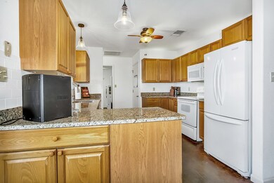 1017 Avenue B, Fredericksburg, TX 78624 - photo 5