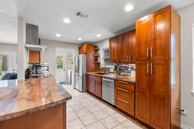 26814 Cherokee Ln, Magnolia, TX 77354 - photo 7