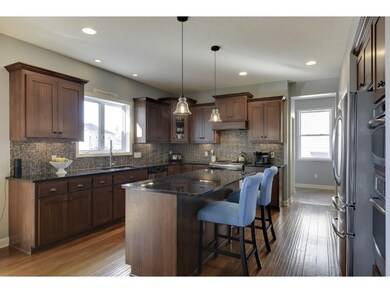 GOURMET KITCHEN EQUIPPED WITH DOUBLE OVENS, CUSTOM