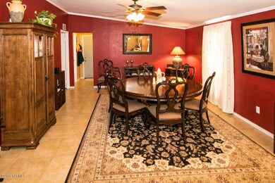 Dining Room pic2