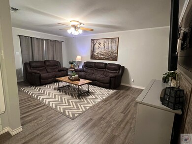 300 Redwater Rd, Wake Village, TX 75501 - photo 4