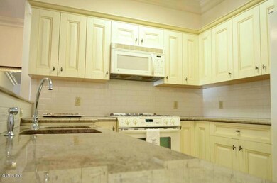 2 Dearfield Dr unit 2e, Greenwich, CT 06831 - photo 4