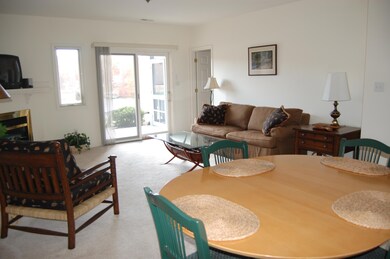 Dining Area & Great Room w/lake views
