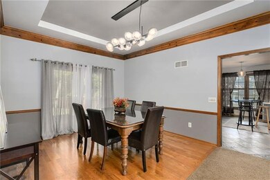 7926 Hallet St, Lenexa, KS 66215 - photo 6