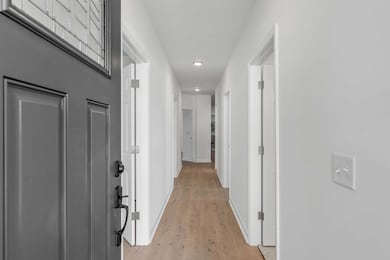 207 W Poplar