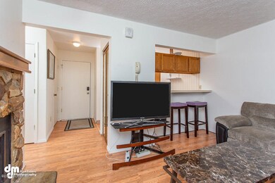 Living Room_6295-SMALL