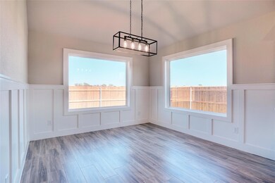 813 Rodgers Ave, Godley, TX 76044 - photo 7