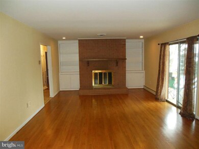 530 S Nursery Ave, Purcellville, VA 20132 - photo 6