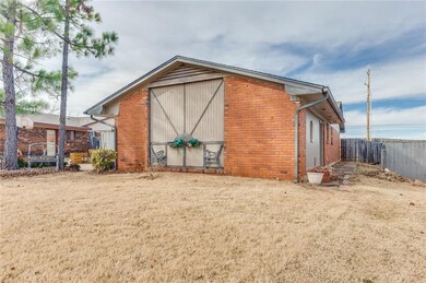 6913 N Grove Ave, Warr Acres, OK 73132 - photo 4